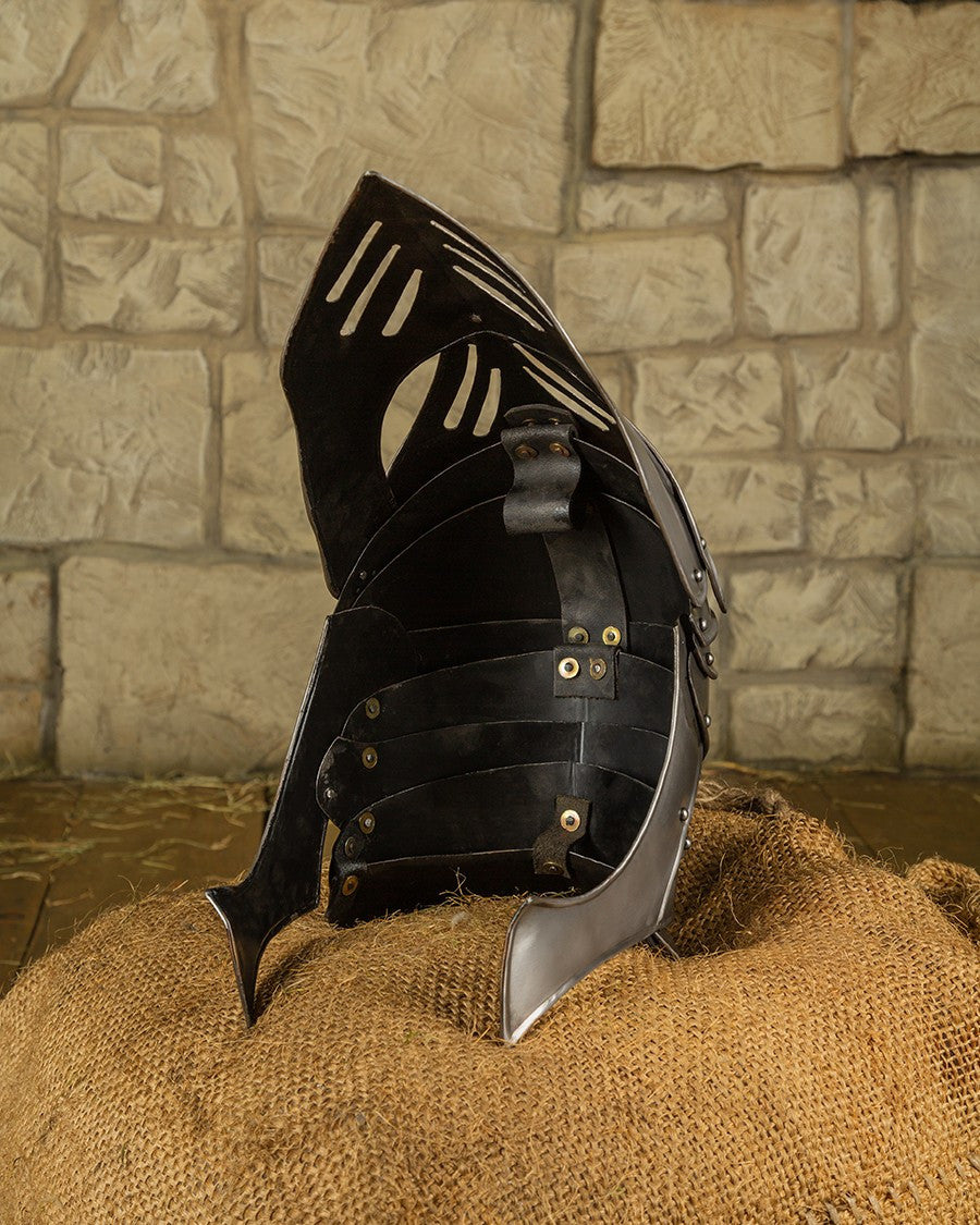 Casco Fantástico modelo Reginald, acero ennegrecido