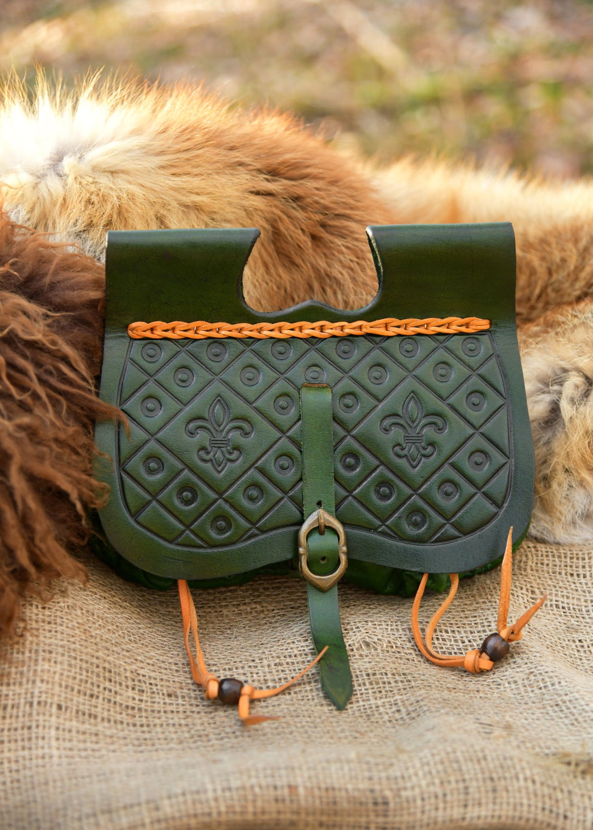 Bolso riñonera medieval Dordrecht en cuero verde, siglos XIV-XV