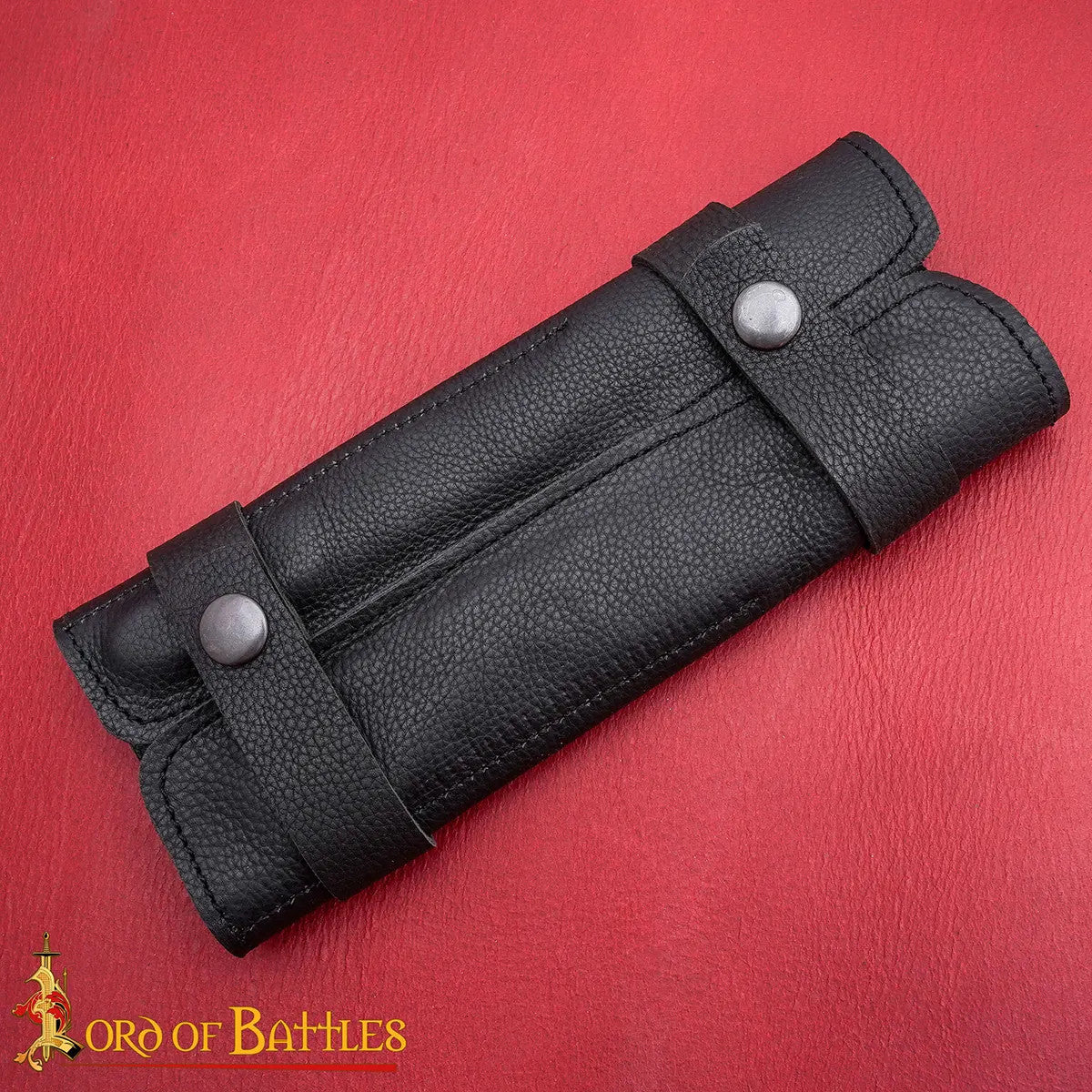 Juego de cubiertos medievales en acero inox., con funda de cuero