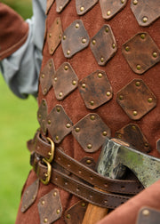 Peto medieval cuero modelo Vidar, color marrón