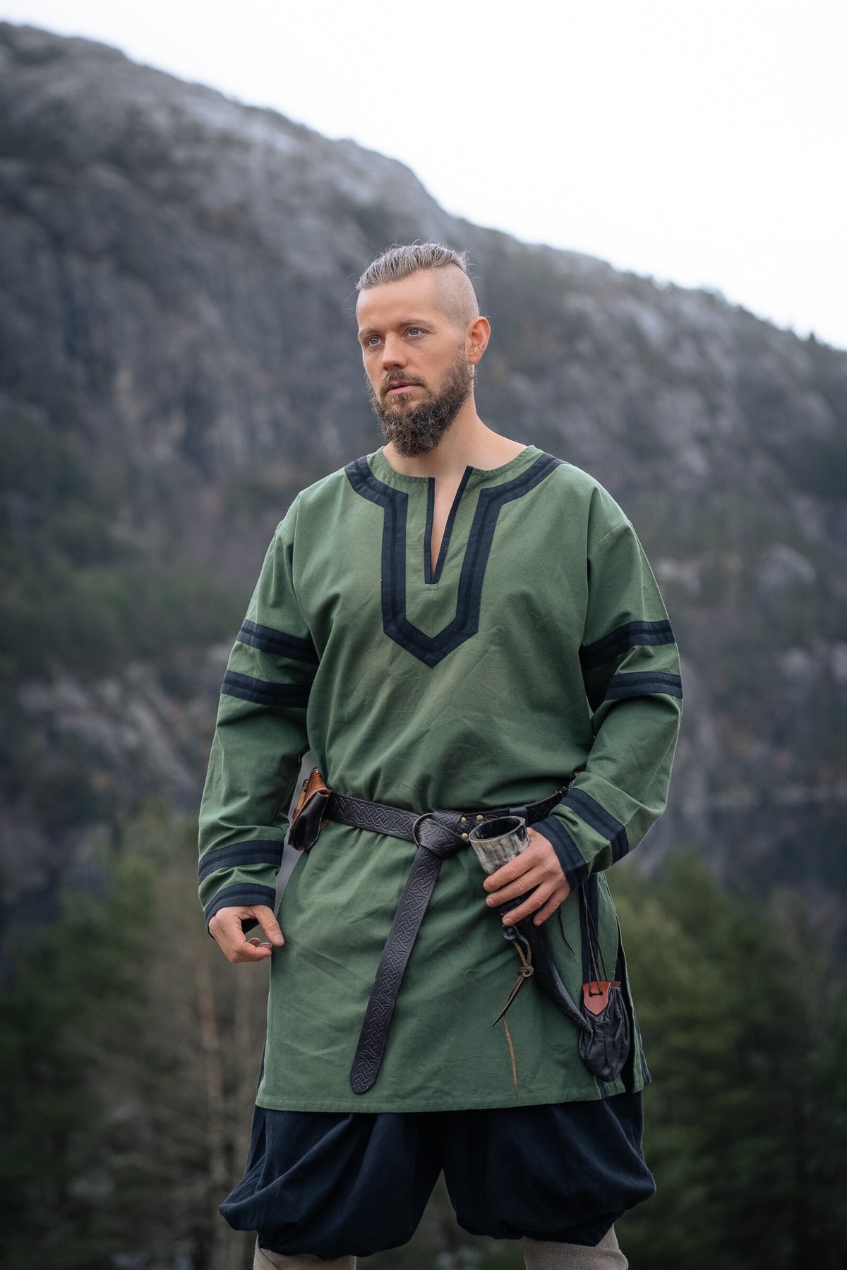 Túnica vikinga larga modelo Bragi, color verde